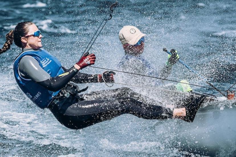 Matisse Pacaud et Lucie de Gennes, ici en pleine action sur le plan d'eau varois, espèrent défendre les couleurs françaises en 470 à Los Angeles en 2028. (© Sailing Energy / SOF)