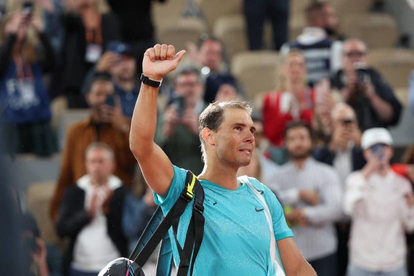 Rafael Nadal salue le public de Roland-Garros après son élimination face à Alexander Zverev l'an dernier. (N.Luttiau/L'Equipe)