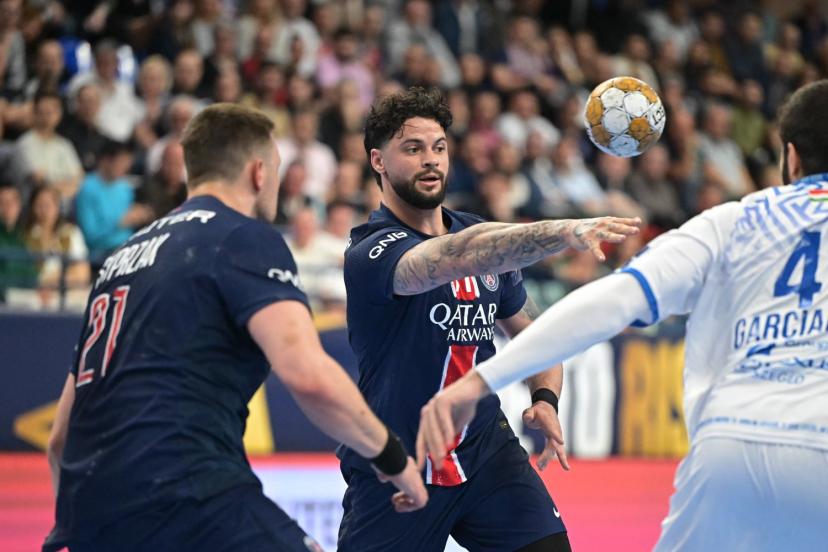 Elohim Prandi (ici face à Szeged en Ligue des champions) et les Parisiens ont nettement dominé Toulouse ce dimanche. (P. Lahalle/L'Équipe)