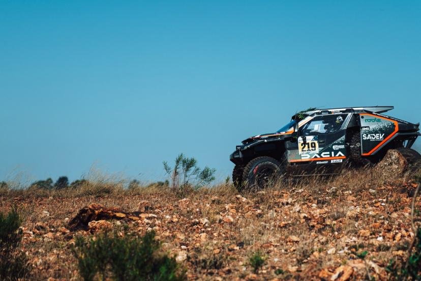 Le Dacia Sandrider de Sébastien Loeb et Fabian Lurquin sur les pistes sud-africaines. (M. DUSEK/Dacia Sandriders)