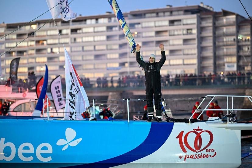 Troisième du Vendée Globe le 17 janvier, le skippeur sablais Sébastien Simon annonce la construction d'un bateau neuf pour l'édition 2028.  (M. Viezzer)
