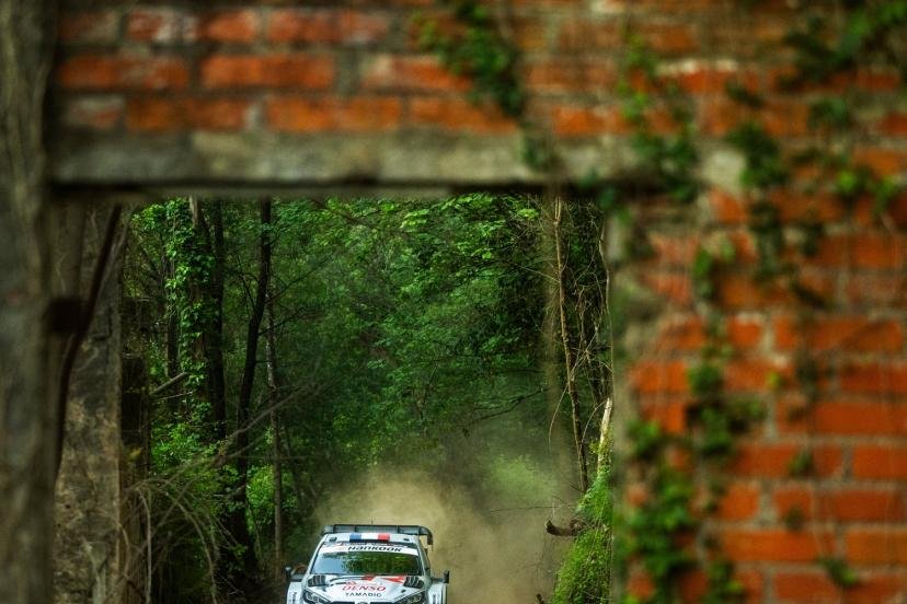 Sébastien Ogier toujours leader du Rallye du Portugal à trois spéciales de l'arrivée. (J. Ree/Red Bull Content Pool)