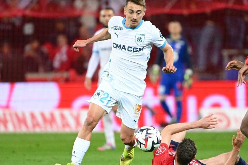 Valentin Rongier face à Lille lors de la 32e journée. (F. Faugère/L'Équipe)