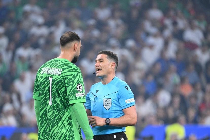Istvan Kovacs, ici avec Gianluigi Donnarumma. (F. Faugère/L'Équipe)