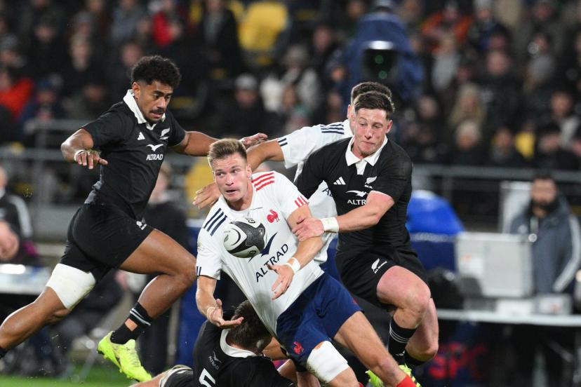 Léo Barré lors de la défaite des Bleus à Wellington (43-17) ce samedi. (A. Mounic/L'Équipe)