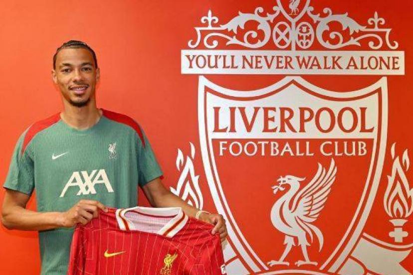 Le Français Hugo Ekitike rejoint Liverpool (Liverpool FC)