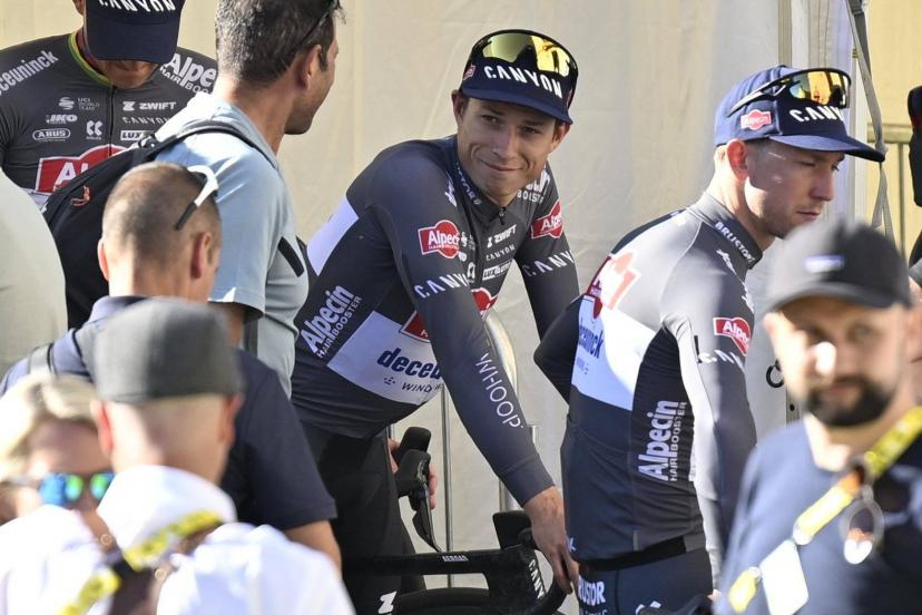 Jasper Philipsen, ici lors de la présentation des équipes à Lille, sera un des prétendants au premier maillot jaune du Tour ce samedi. (Jan De Meuleneir/Photo News)