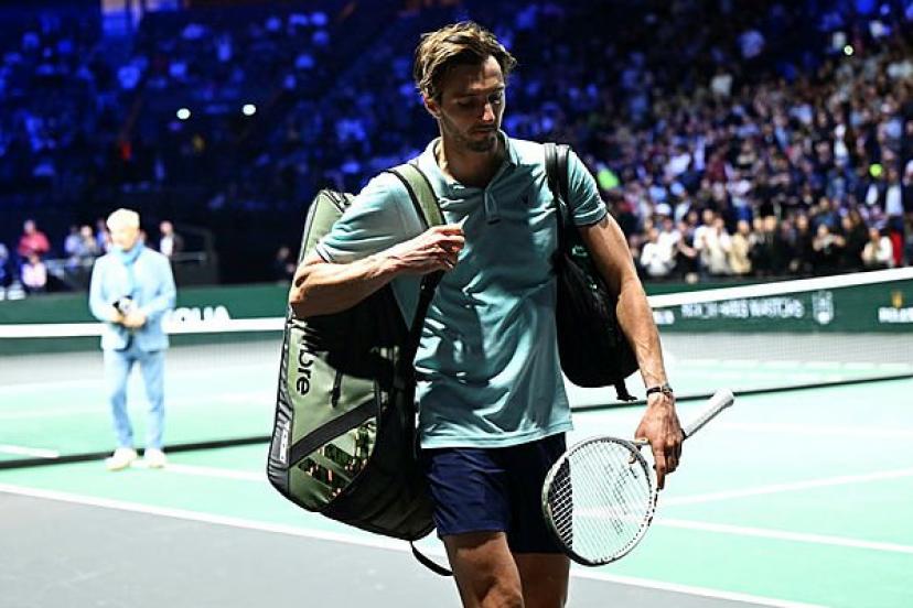 Arthur Rinderknech après sa défaite contre Valentin Vacherot (P. Lahalle/L'Equipe)