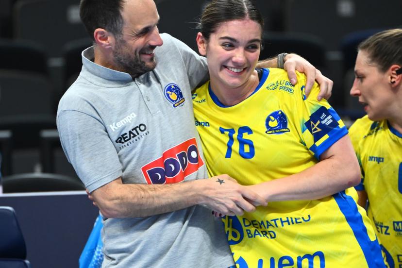 La joie d'Emmanuel Mayonnade et de Lylou Borg après la victoire des Messines ce samedi en demi-finales de la Ligue des champions. (E. Garnier/L'Équipe)